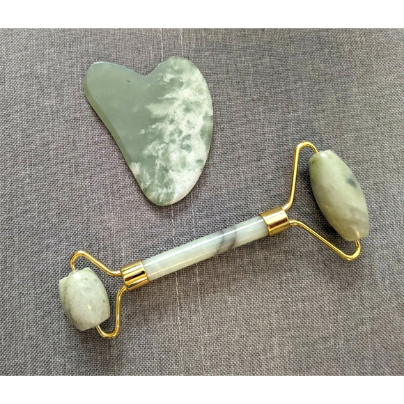 Natural Jade Roller & Gua Sha Beauty Facial Set Natural Tools New in Box Gift - Picture 2 of 6
